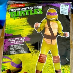 Brand new Nickelodeon Teenage Mutant Ninja Turtles Size CHILD Medium